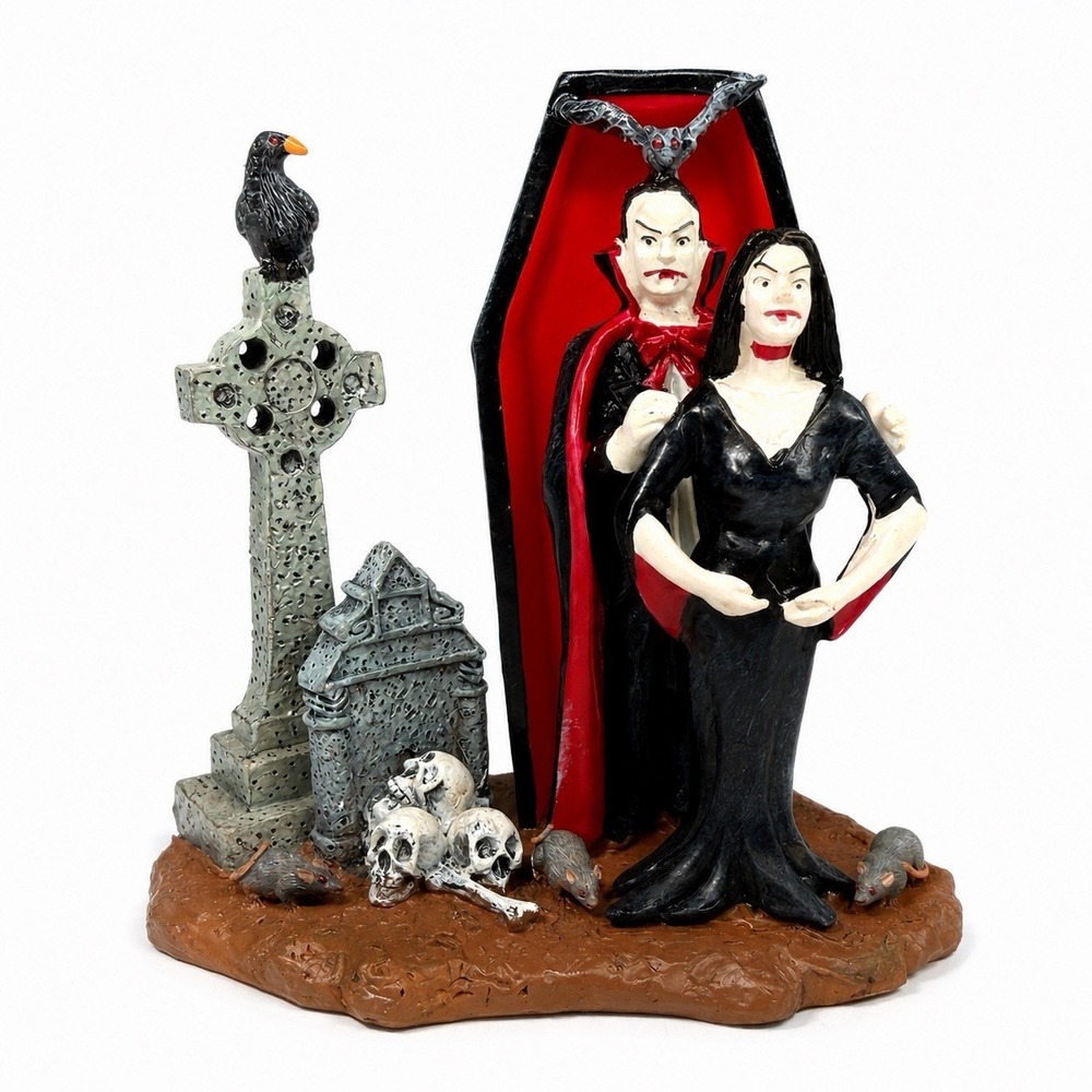 2006 Lemax Spooky Town Out for a Bite Vampire Couple Figurine Halloween 62204